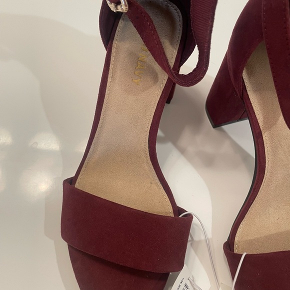 Size 6 | Old Navy | Maroon Faux-Suede High Heels | NWT - Picture 8 of 12